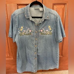 Bobbie Brooks floral embroidered denim shirt size large